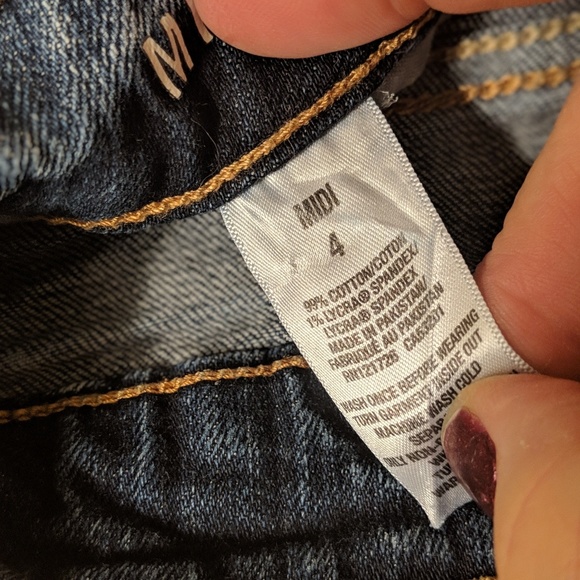 3/$25- denim shorts- midi - Picture 4 of 4